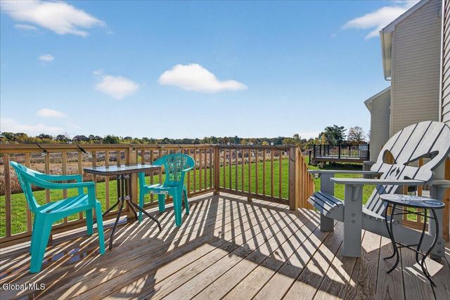 16 Chip Shot Way, Halfmoon, NY 12118