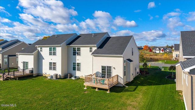 16 Chip Shot Way, Halfmoon, NY 12118