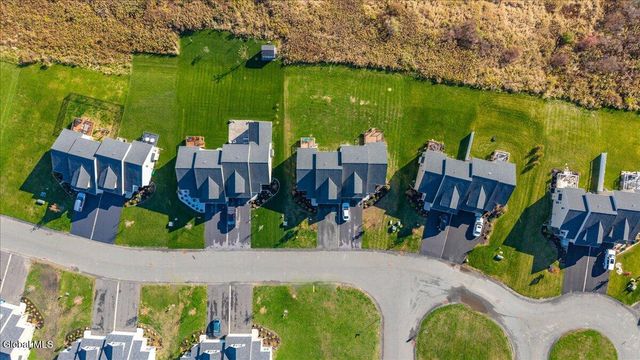 16 Chip Shot Way, Halfmoon, NY 12118