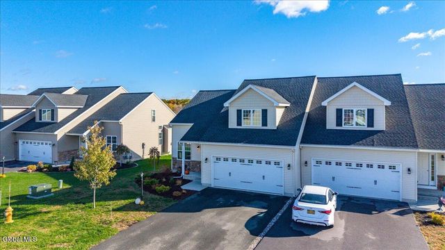 16 Chip Shot Way, Halfmoon, NY 12118