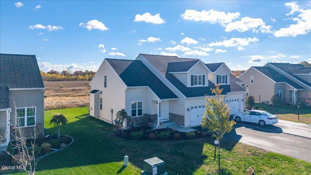 16 Chip Shot Way, Halfmoon, NY 12118