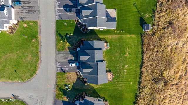 16 Chip Shot Way, Halfmoon, NY 12118