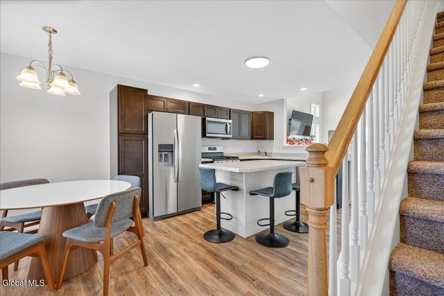 16 Chip Shot Way, Halfmoon, NY 12118