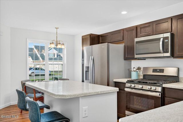 16 Chip Shot Way, Halfmoon, NY 12118