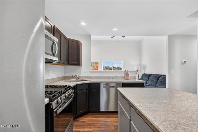 16 Chip Shot Way, Halfmoon, NY 12118