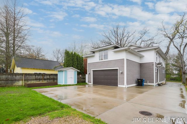 153 Elizabeth Street, Saugatuck City, MI 49453