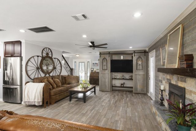 5443 Appleblossom Lane, Friendswood, TX 77546