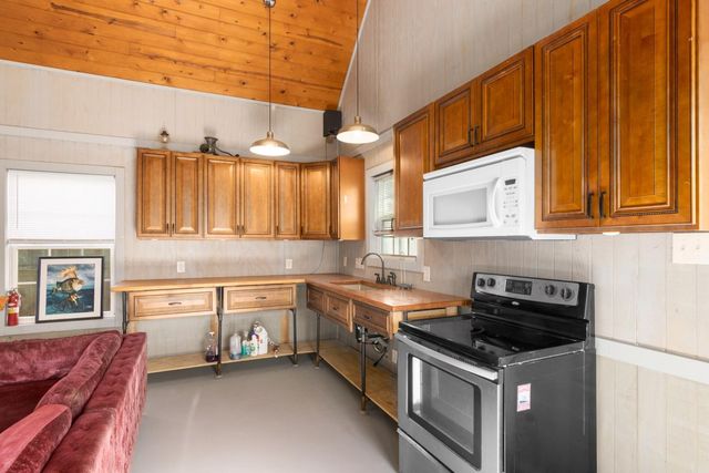 5443 Appleblossom Lane, Friendswood, TX 77546