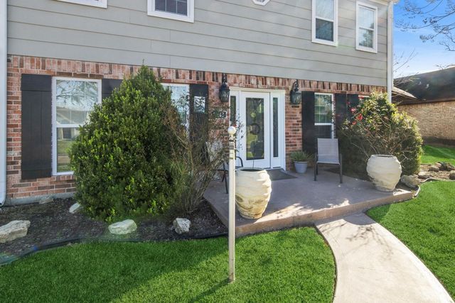 5443 Appleblossom Lane, Friendswood, TX 77546