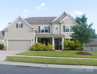 858 Oak Manor Drive SE, Concord, NC 28025