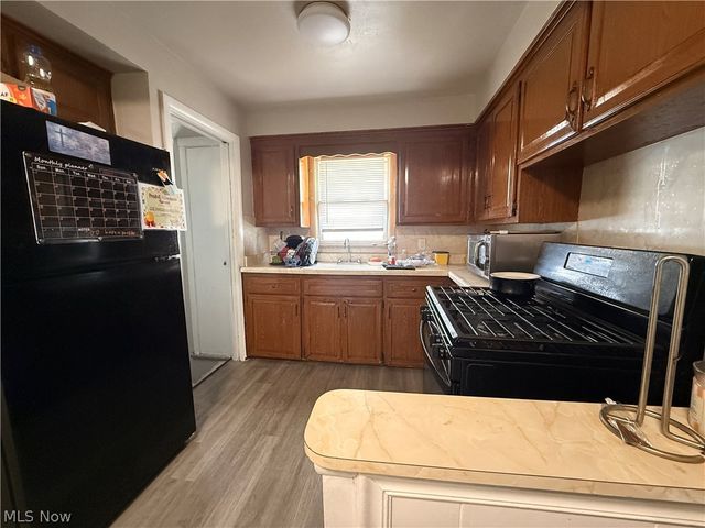 19107 Longview Avenue, Maple Heights, OH 44137