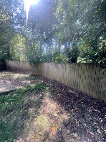 1143 Chestnut Dr, Burns, TN 37029