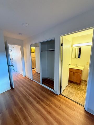 66 Westland Avenue 205, Boston, MA 02115