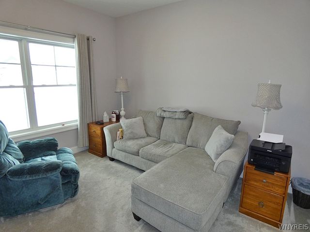 6385 Boston State Road 26, Hamburg, NY 14075