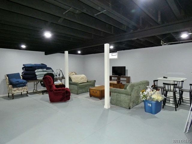 6385 Boston State Road 26, Hamburg, NY 14075