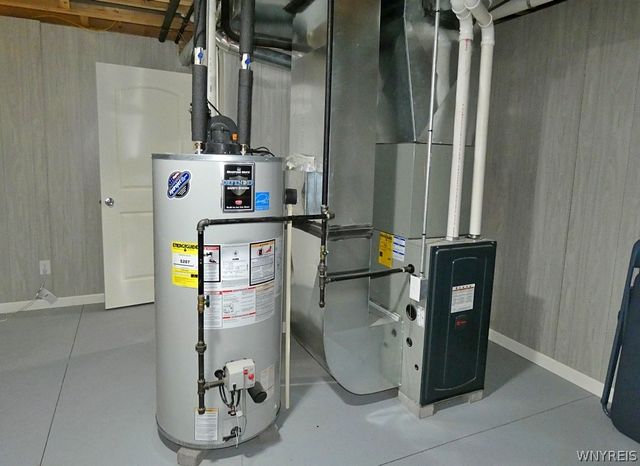 6385 Boston State Road 26, Hamburg, NY 14075