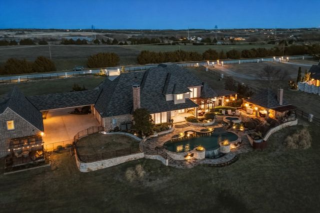 1572 Rabbit Ridge Road, Heath, TX 75032