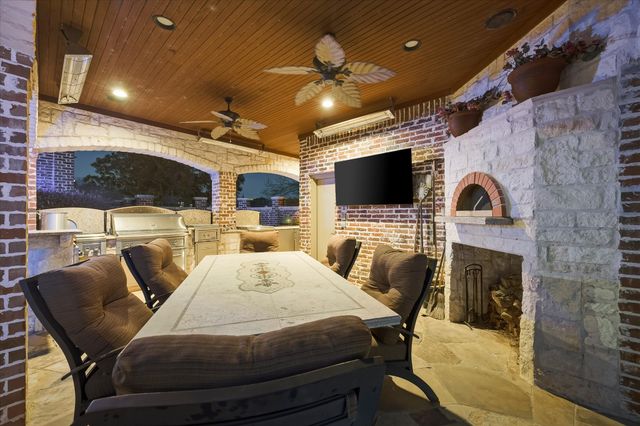 1572 Rabbit Ridge Road, Heath, TX 75032