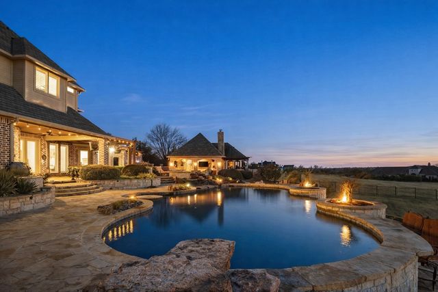 1572 Rabbit Ridge Road, Heath, TX 75032