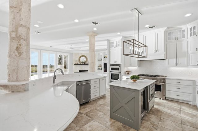 1572 Rabbit Ridge Road, Heath, TX 75032