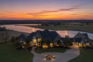 1572 Rabbit Ridge Road, Heath, TX 75032