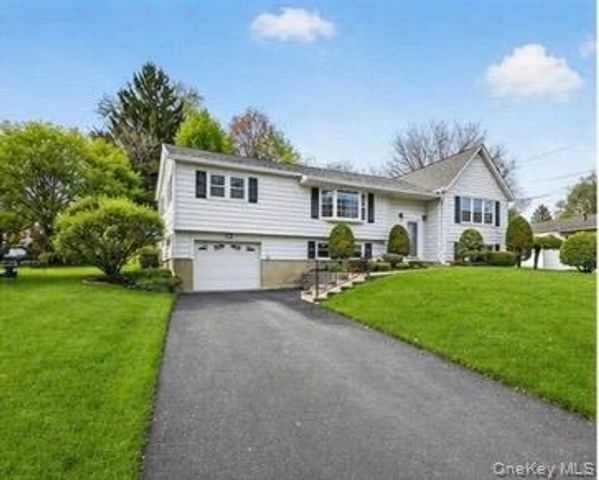 1 Pommel Drive, Newburgh, NY 12550