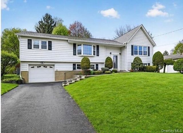 1 Pommel Drive, Newburgh, NY 12550