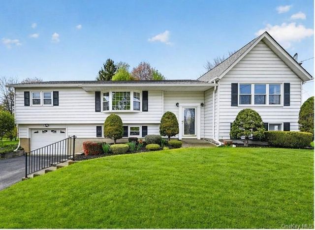1 Pommel Drive, Newburgh, NY 12550