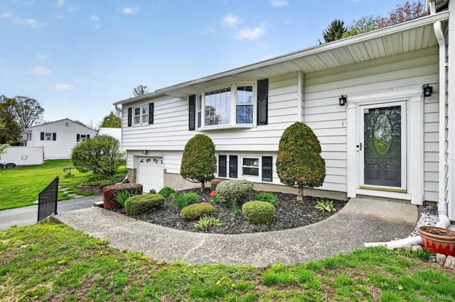 1 Pommel Drive, Newburgh, NY 12550