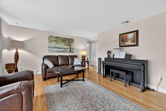 1 Pommel Drive, Newburgh, NY 12550