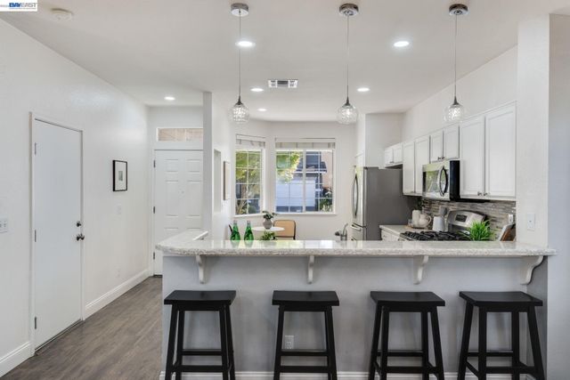 25528 Conley Downs Dr, Castro Valley, CA 94552