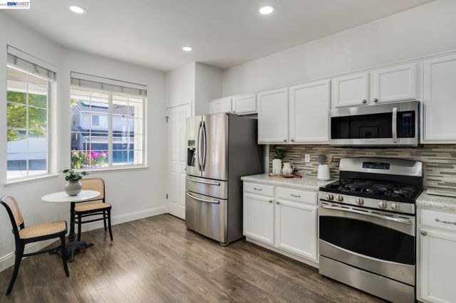 25528 Conley Downs Dr, Castro Valley, CA 94552