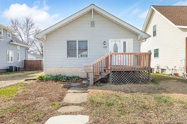 726 Rice Street, Wood River, IL 62095
