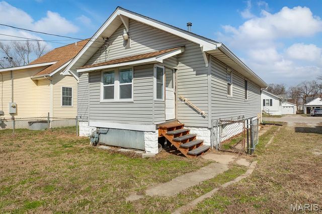 726 Rice Street, Wood River, IL 62095