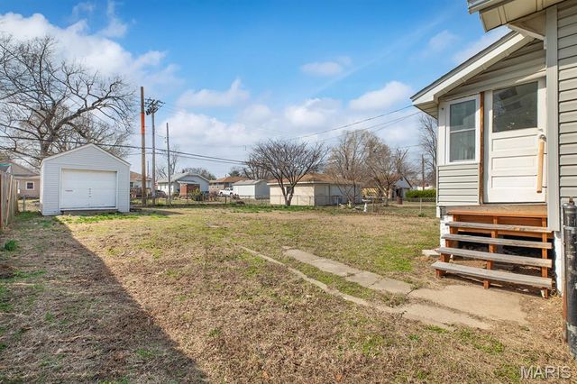 726 Rice Street, Wood River, IL 62095