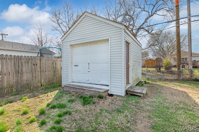 726 Rice Street, Wood River, IL 62095