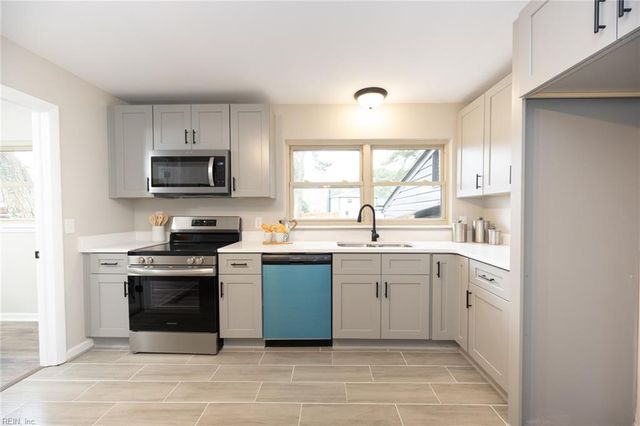 1413 W Queen ST, Hampton, VA 23669