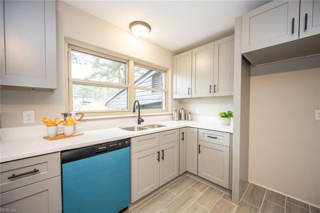 1413 W Queen ST, Hampton, VA 23669