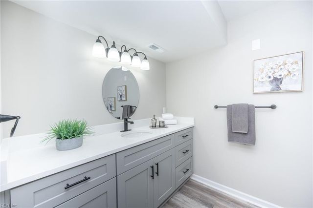 1413 W Queen ST, Hampton, VA 23669