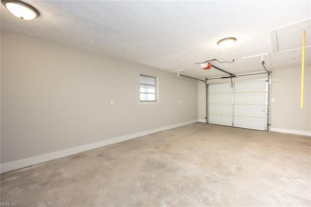 1413 W Queen ST, Hampton, VA 23669