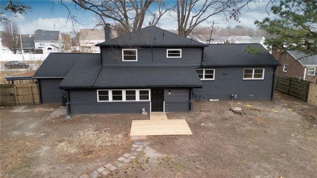 1413 W Queen ST, Hampton, VA 23669