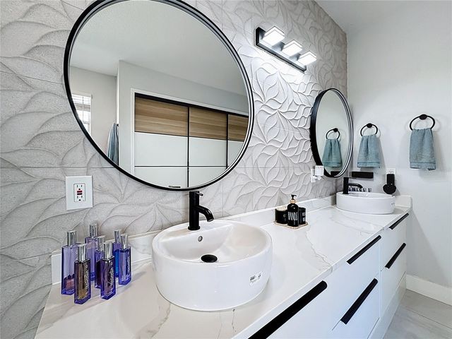 14376 LORD BARCLAY DRIVE, Orlando, FL 32837