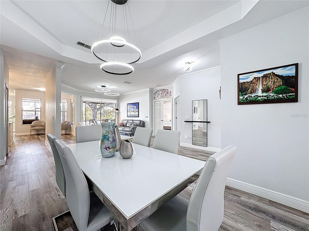 Image 15 of property listing at 14376 LORD BARCLAY DRIVE, Orlando, FL 32837