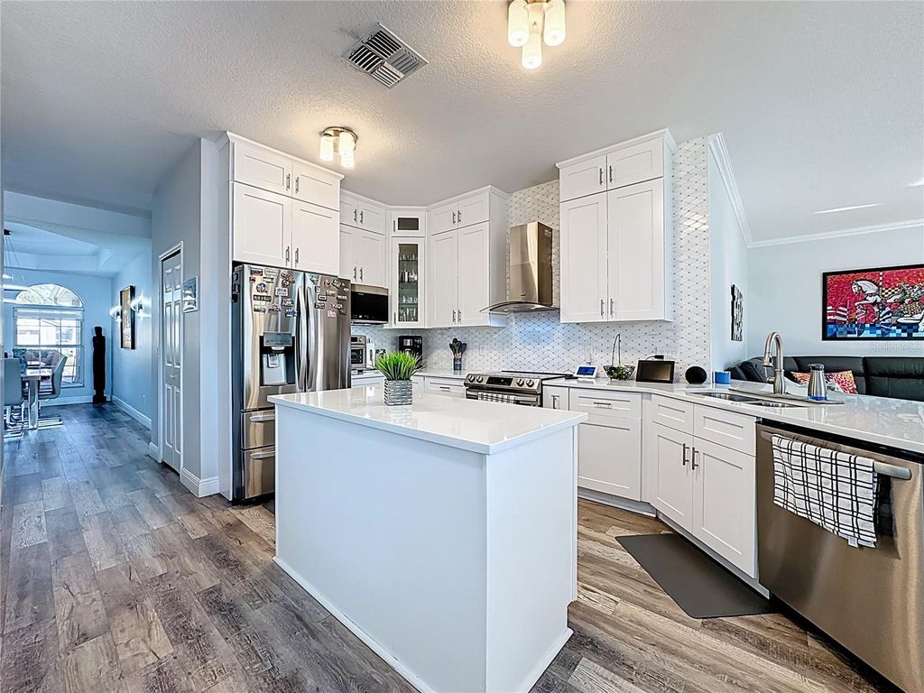 Image 22 of property listing at 14376 LORD BARCLAY DRIVE, Orlando, FL 32837