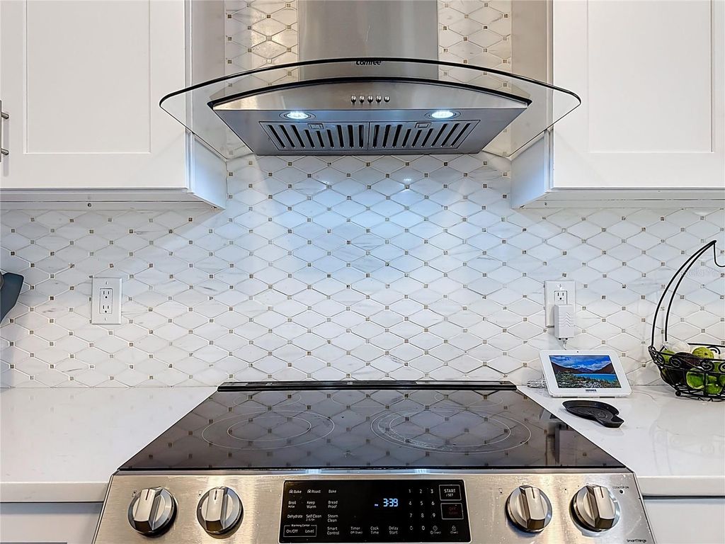 Image 26 of property listing at 14376 LORD BARCLAY DRIVE, Orlando, FL 32837