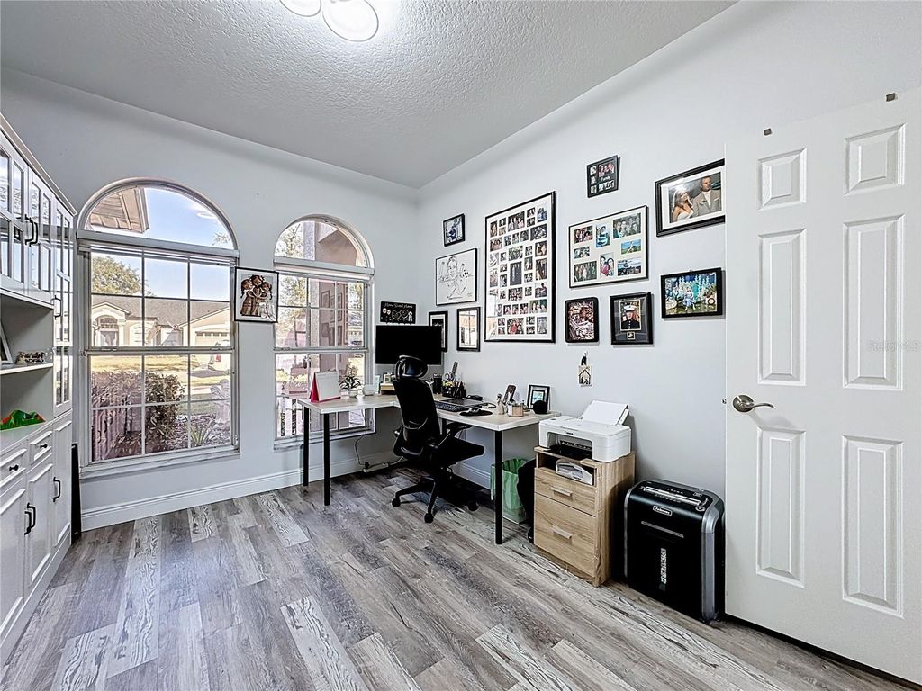 Image 32 of property listing at 14376 LORD BARCLAY DRIVE, Orlando, FL 32837