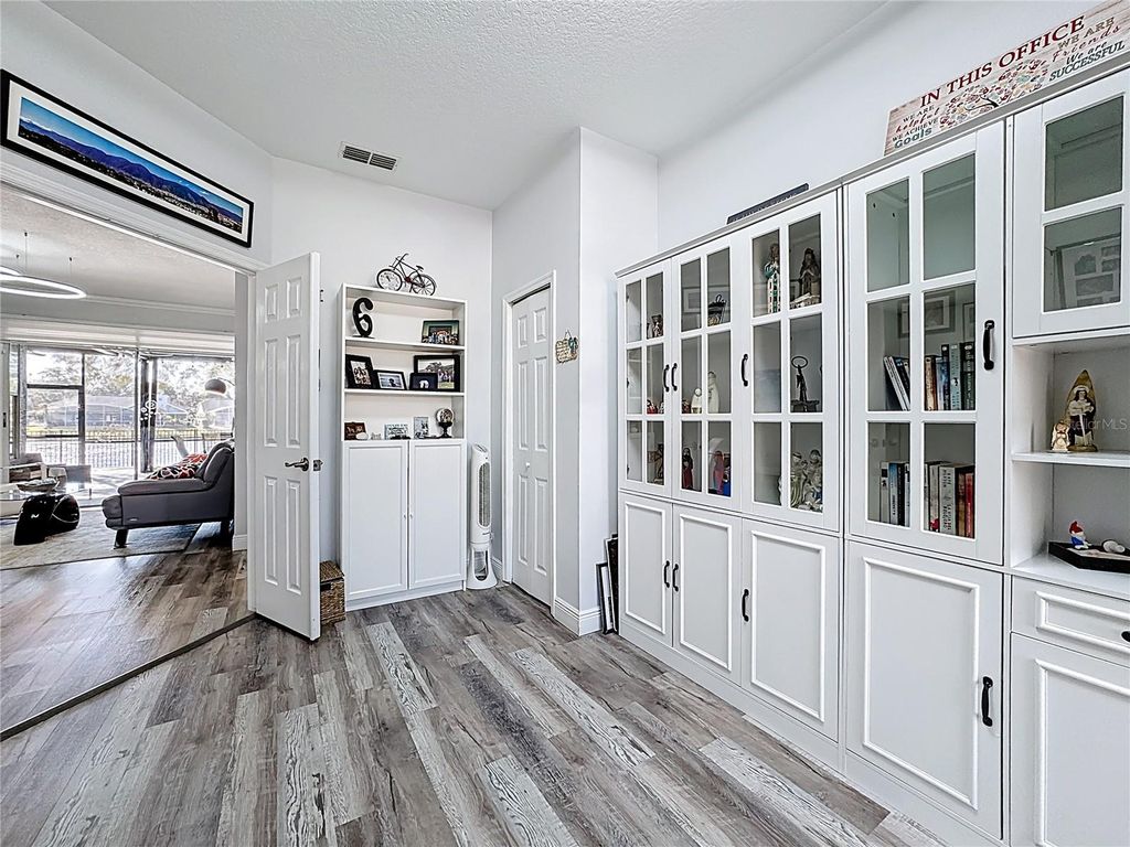 Image 33 of property listing at 14376 LORD BARCLAY DRIVE, Orlando, FL 32837