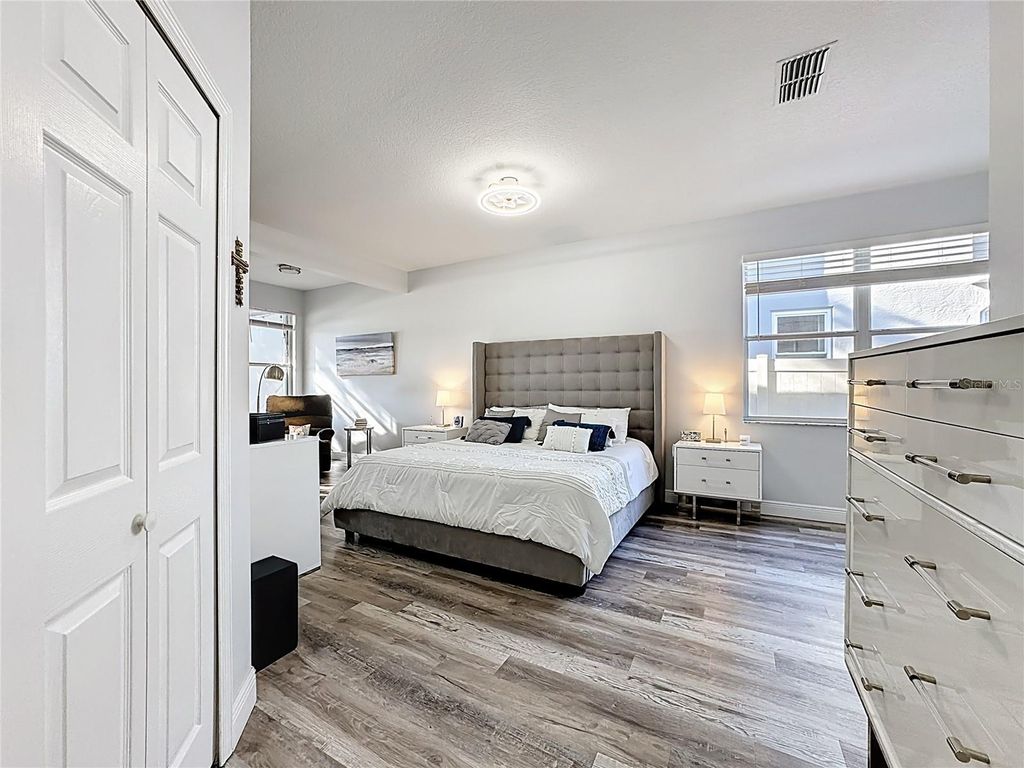 Image 50 of property listing at 14376 LORD BARCLAY DRIVE, Orlando, FL 32837