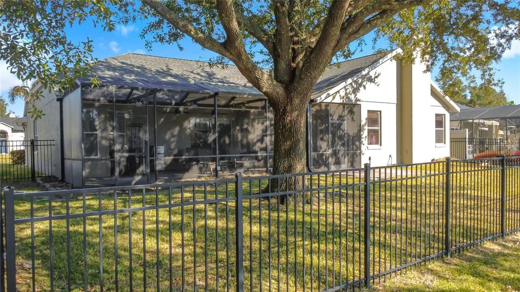 Image 62 of property listing at 14376 LORD BARCLAY DRIVE, Orlando, FL 32837