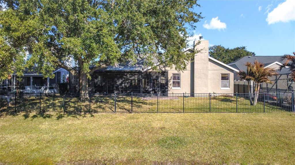 Image 63 of property listing at 14376 LORD BARCLAY DRIVE, Orlando, FL 32837